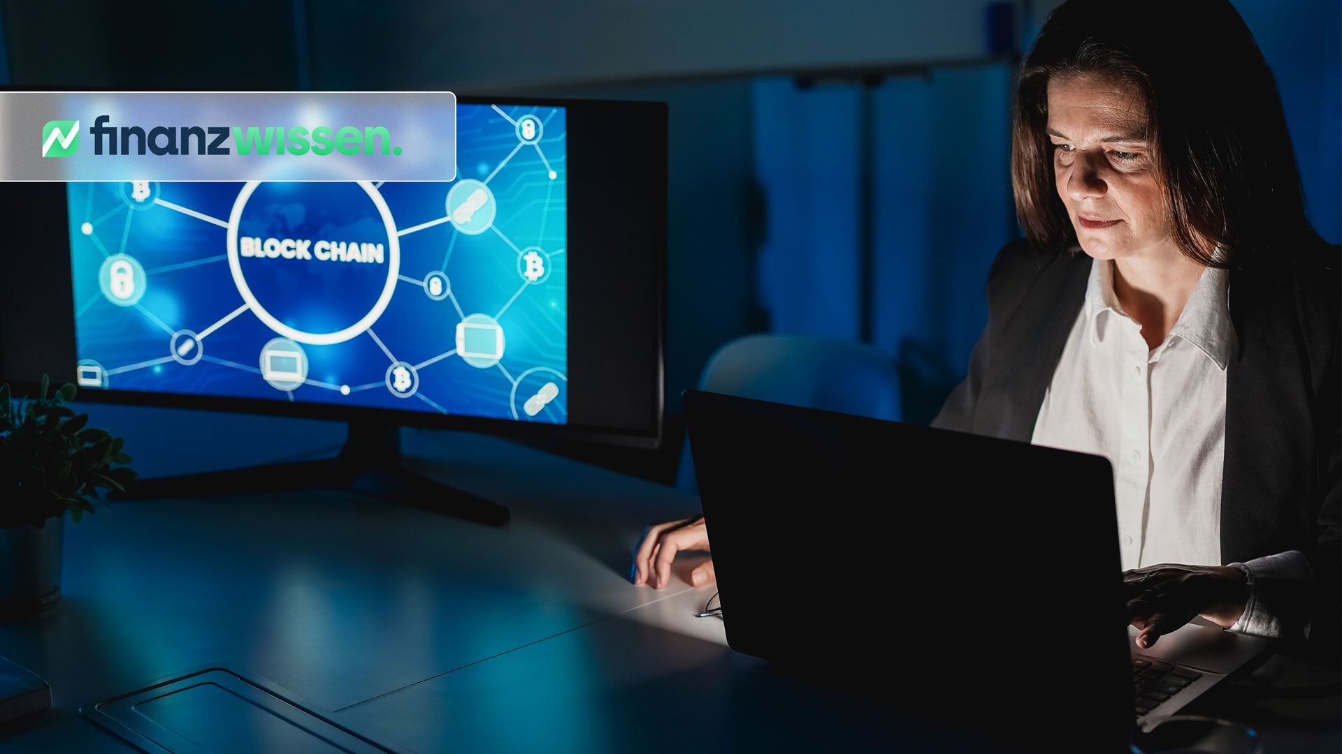 Programmiererin arbeitet an Chainlink Projekt