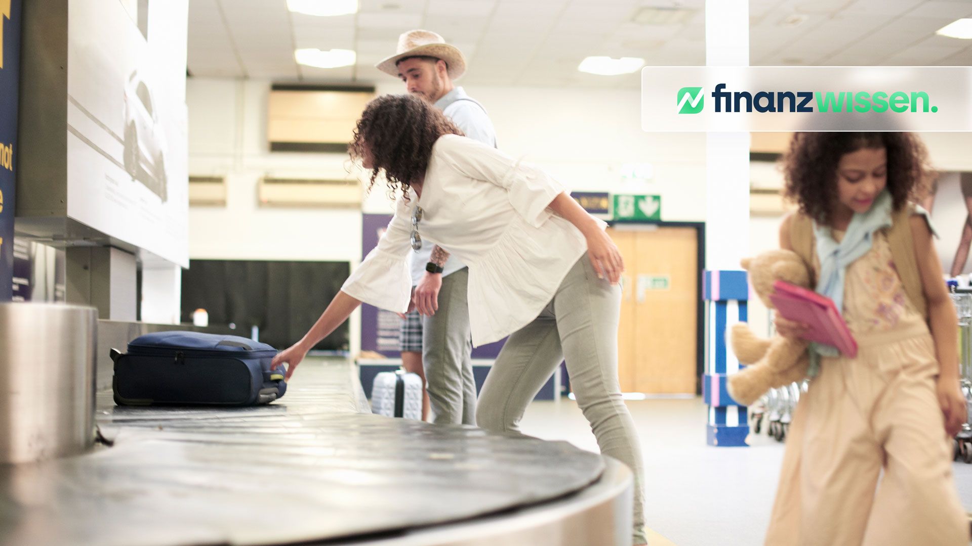 Gepäckversicherung für Familie Familie holt ihr Gepäck am Flughafen ab