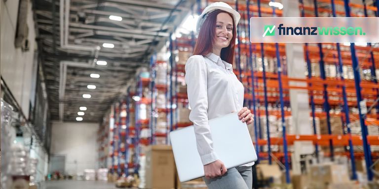 Frau investiert in Industrieaktien
