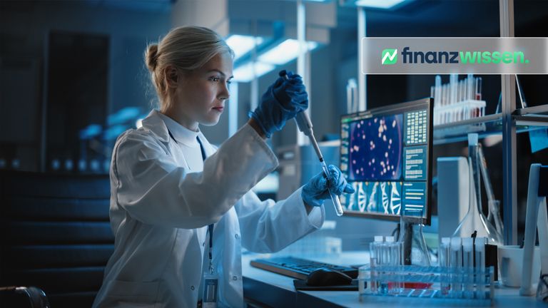 Frau in einem Biotech-Labor