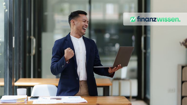 Investor freut sich über erfolgreiche Value-Strategie